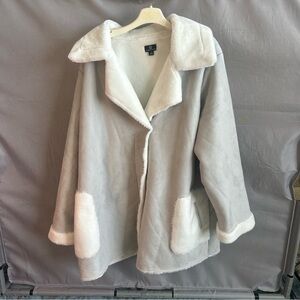 Chic Two-Tone Teddy Jacket